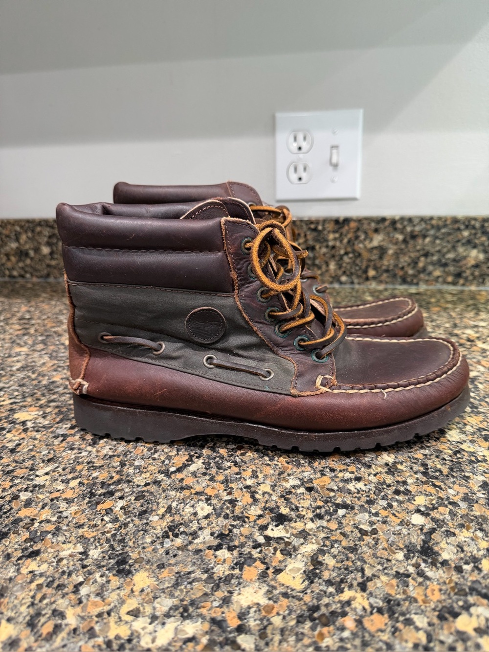 Men's vintage Timberland size 8 Brown Leather Moc Toe Lace-Up Boots